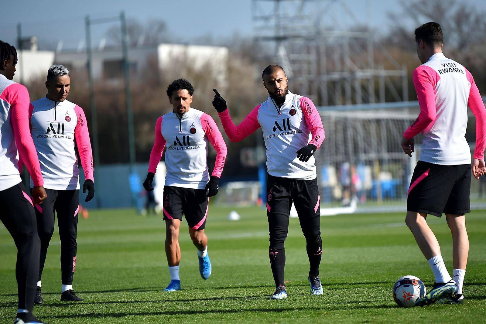 开云体育官网-集结日犹他爵士备战法国杯，刷新队史纪录细节曝光，媒体盛赞，资深球员宣示担当的简单介绍